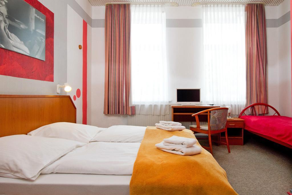 Hotel Neun 3/4 Celle Buitenkant foto