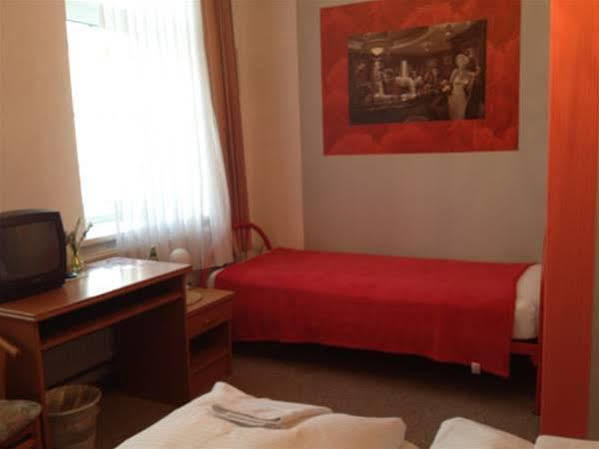 Hotel Neun 3/4 Celle Buitenkant foto